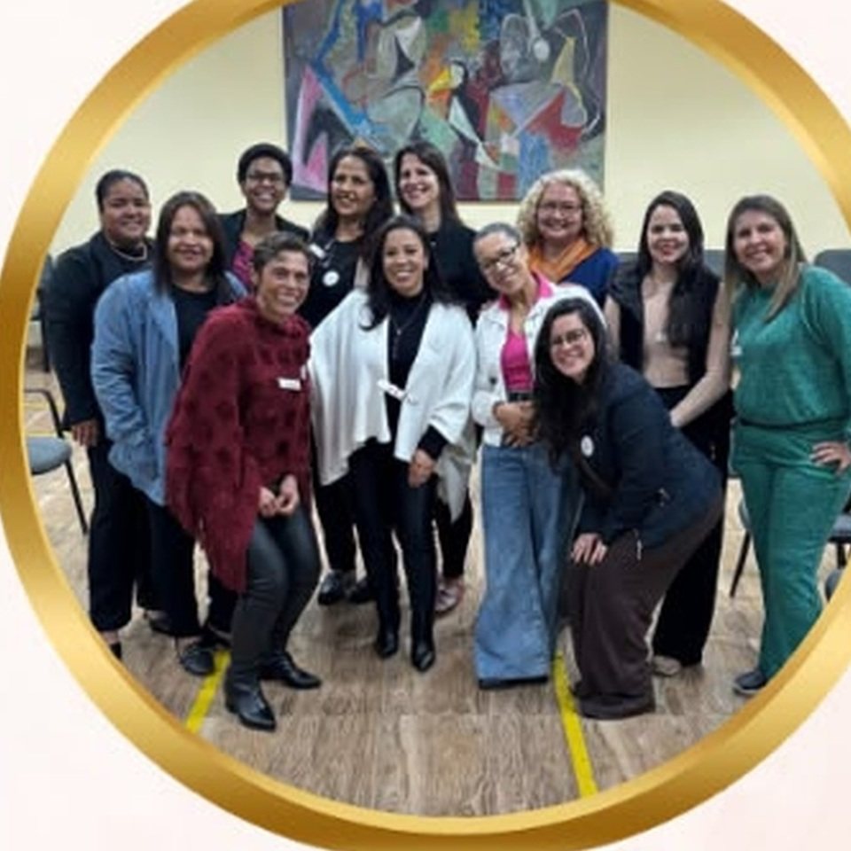 Mulheres reunidas no terceiro momento da Comunidade Transbordo
