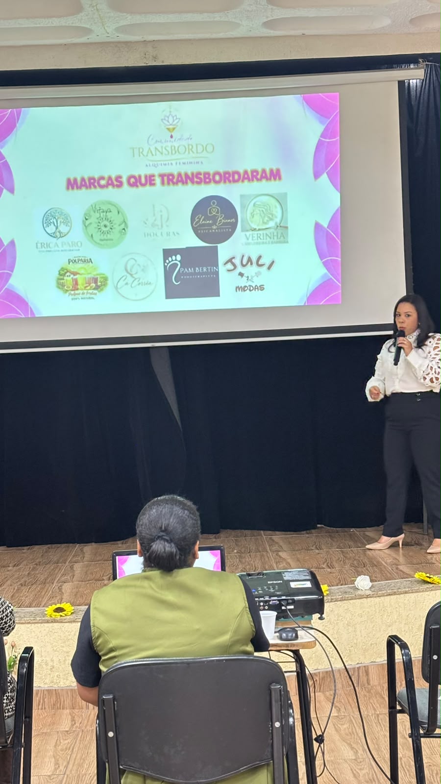 Apresentação das marcas apoiadoras no evento Transbordo